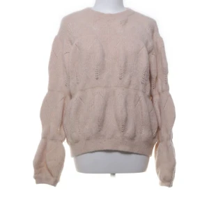 super fin tröja  - säljer denna as fina tröja från other stories💕💕skickar ej bilder med den på då den e för stor!!!