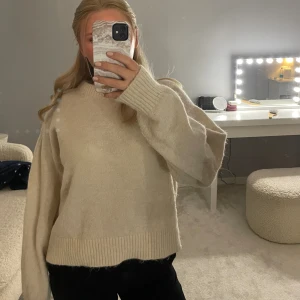 Stickad tröja  - Superfin stickad tröja. 