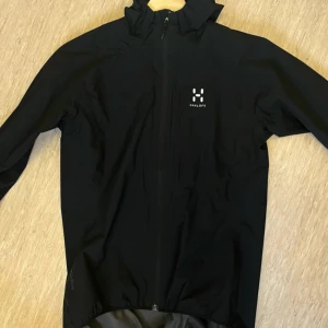 Haglöfs jacka  - Haglöfs jacka storlek s, ny skick 