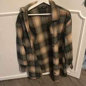 Jacka  - En jacka som ej användts så mycket från bohoo i storlek UK 8