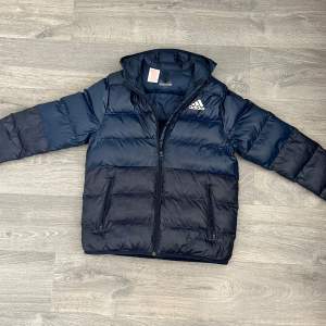 Adidas Dunjacka  Skick 7/10 Storlek: 13-14Y/164, Barnstorlek L