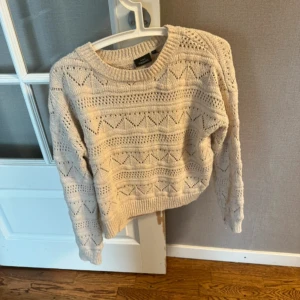 Tröja - Stickad tröja i stl S men passar mig i M knappt använd