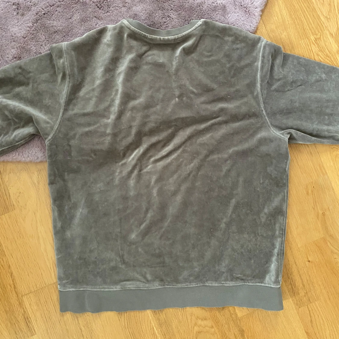 Weekday Grön Sweatshirt  - 90