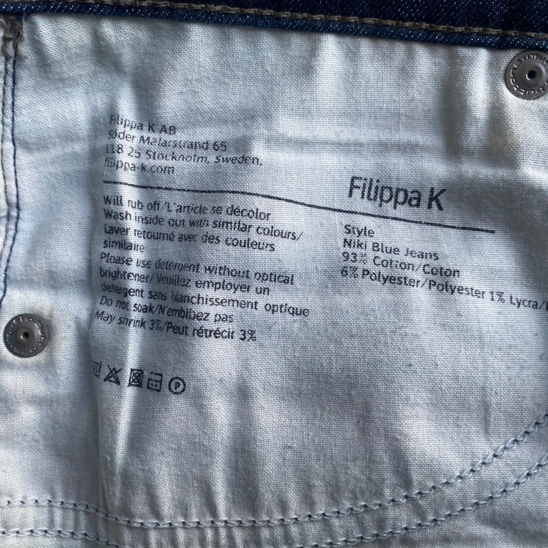 Mörkblåa jeans modell Niki Blue jeans i strl 29/32 från Filippa K - 92