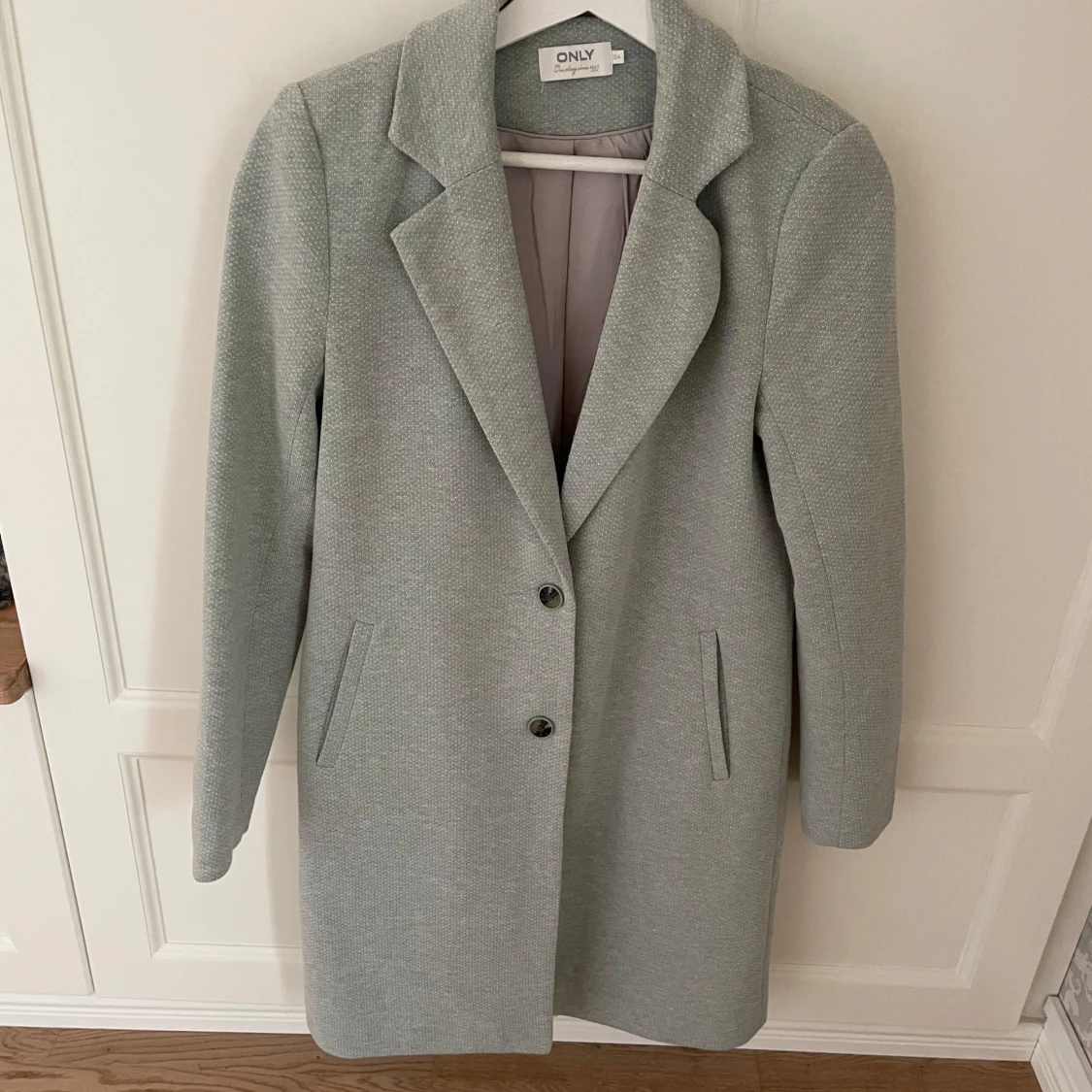 Ljusgrön kappa från ONLY