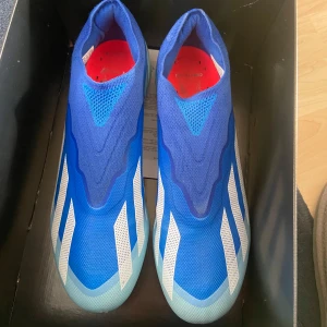 Adidas X crazyfast - Skorna är i mycket bra skick. Använd ett fåtal gånger. Priset kan gå ner vid snabbköp 👍