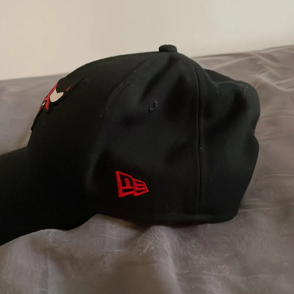 Chicago bulls keps nba ned era  One size Säljer 100kr. Accessoarer.