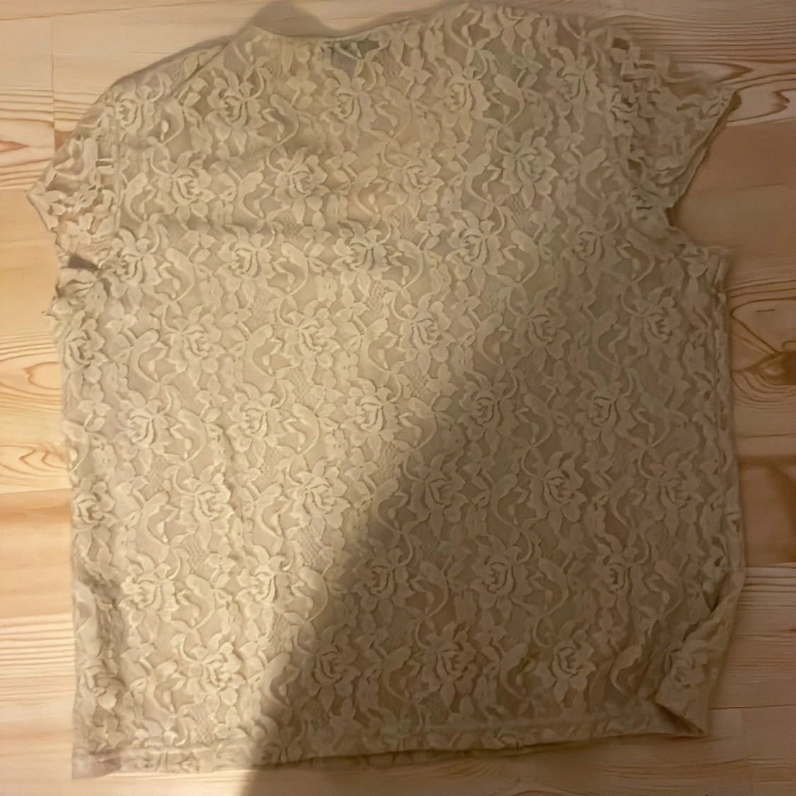 Beige spetsblus från H&M - 90