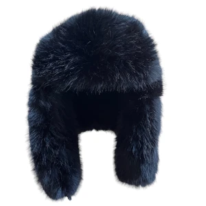 ✮ Pälsmössa ✮ - Svart pälsmössa/Ushanka i jätte fint skick. Säljes pågrund av att den är för stor på mig! 