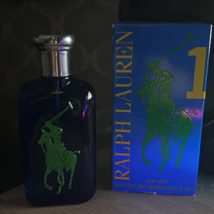 Ralh Lauren Perfym  - Ralp Lauren perfym big pony helt full använd lite. Smak av Lime,Cucumber och oakmoss. Låda medföljer 