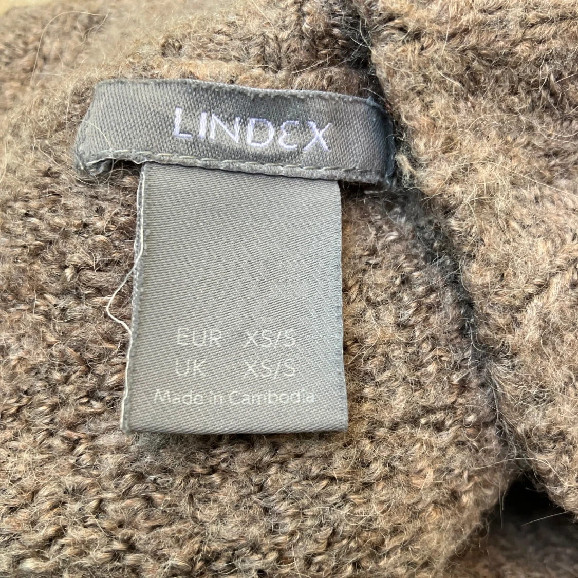 Stickad tröja från Lindex  - 92