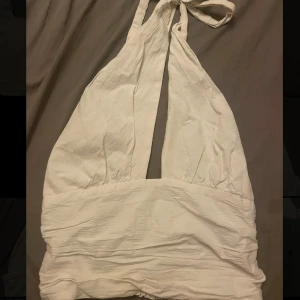 Super söt topp - Jätte söt topp i ett linne liknande material. Använd ett fåtal gånger! 🩷