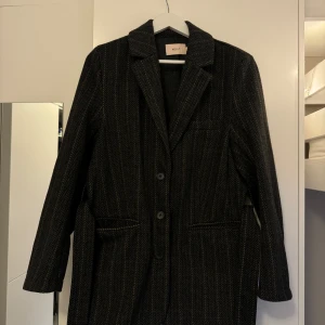 Kappa från Nelly  - Helt ny ifrån förra hösten, jätteskön! 