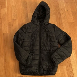 Höstjacka, H&M - Fint skick, använd men utan synligt slitage.