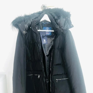 Giorgio Di Mare Vinterjacka Nyskick! - Säljer denna fina jacka som bara stått i garderoben, ej använd! Strl 40.  Giorgio Di Mare Yachting Collection