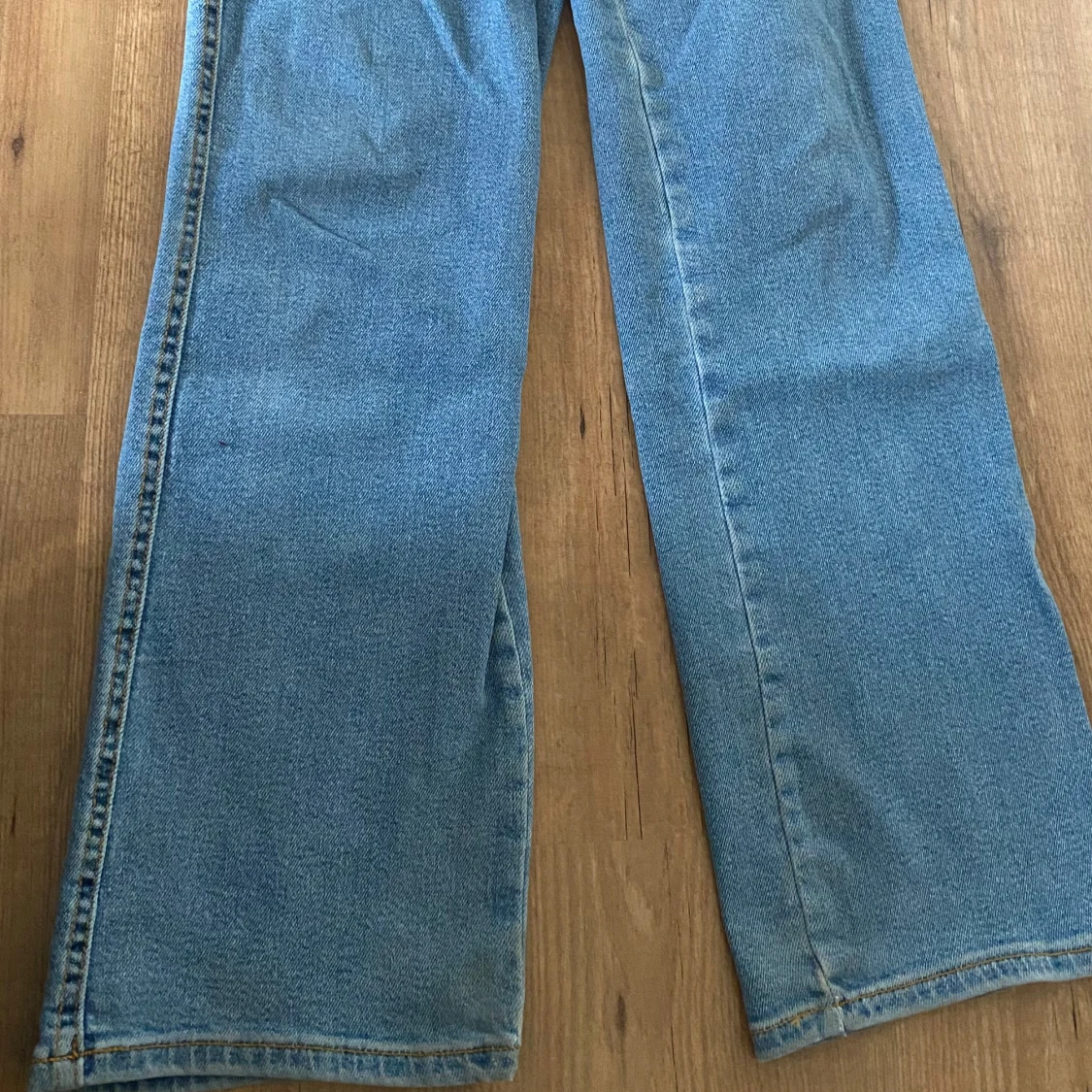 Dr. Denim Moxy Straight Jeans i ljusblå - 91