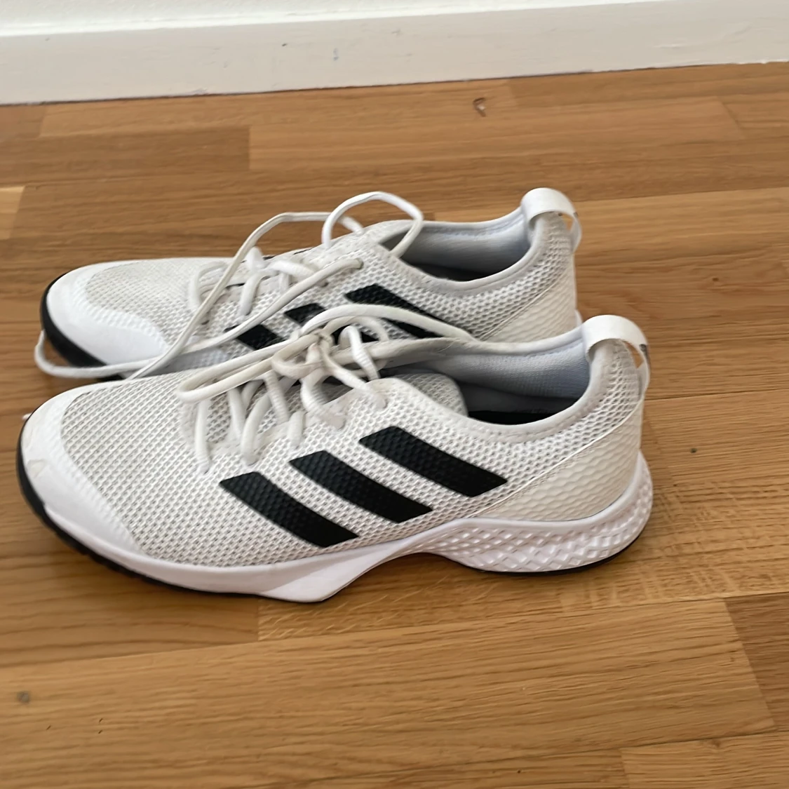 Adidas träningsskor, storlek 41 - 90