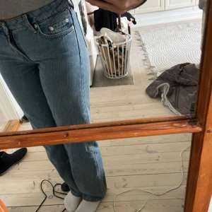 Jeans  -  Fina jeans från Weekday de är som nya. W25 L34