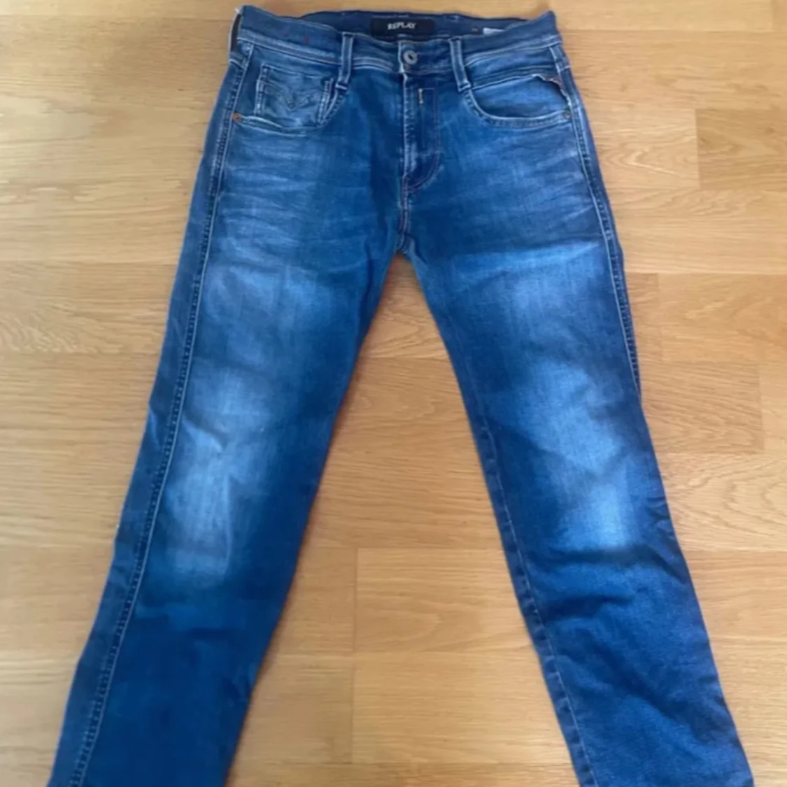 Blå jeansbyxor - 90