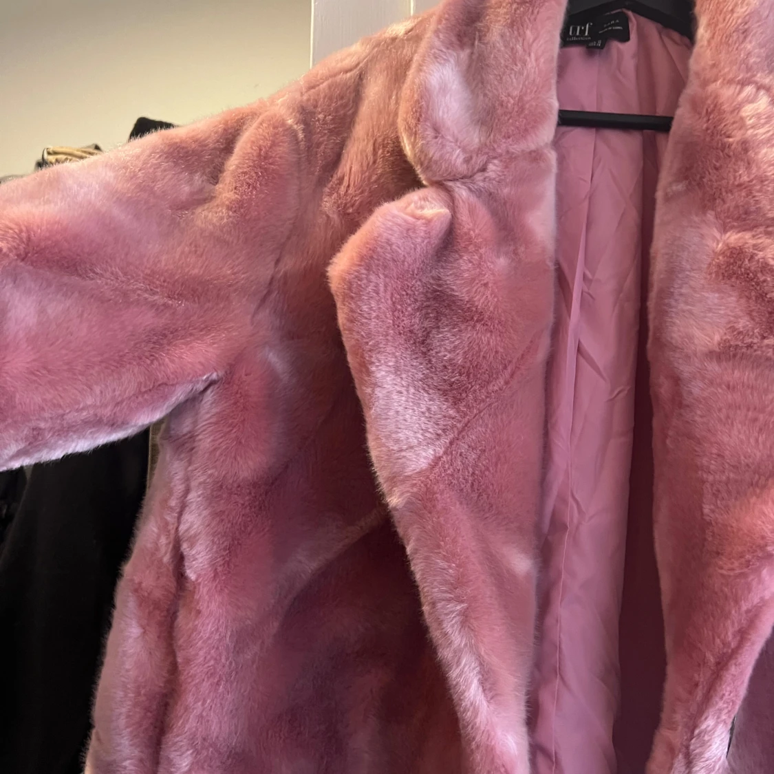 rosa pälsjacka  - 93