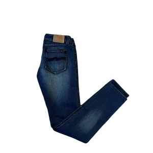 Nudie jeans - Nudie jeans med riktigt snygg tvätt. Storlek 29/32. Bra skick!