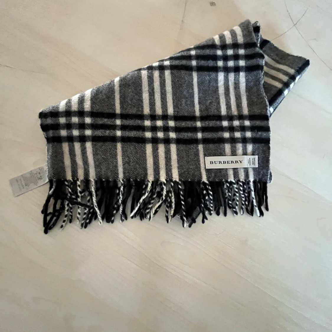 BURBERRY HALSDUK  - 93