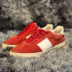 Valentino Flycrew - Såld!