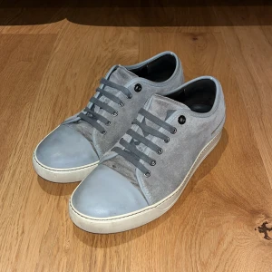 Lanvin 43 - Lanvins sparsamt använda, tyvärr ingen box medföljer, därav priset. Passar 42-43