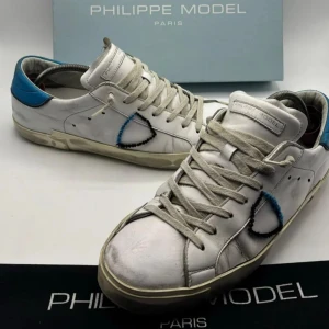 PHILIPPE MODEL PSRX - Ett par Philippe Model PSRX i storlek 44 passar 45, 7,5/10 skick och pris kan diskuteras 