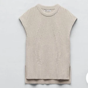 Stickad topp zara - super gullig stickad topp ifrån zara! Inte så mycket använd!❤️Alla bilder är lånade 