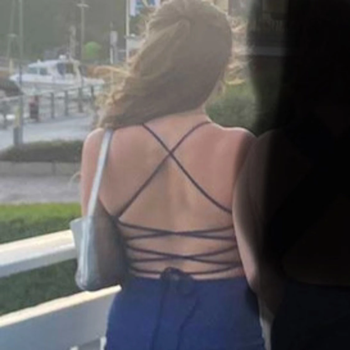 Blå glittrande långklänning - 1