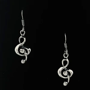 G-klave örhängen i silver - Super fina örhängen i äkta silver från Guldfynd. Stilrena och lätta som inte tynger ner ett dugg. Ca 3,2 cm hög och väger 2,4g. Både silver stämpel på örhänget och dess krokar. Tyvärr knappt använda ✨💕