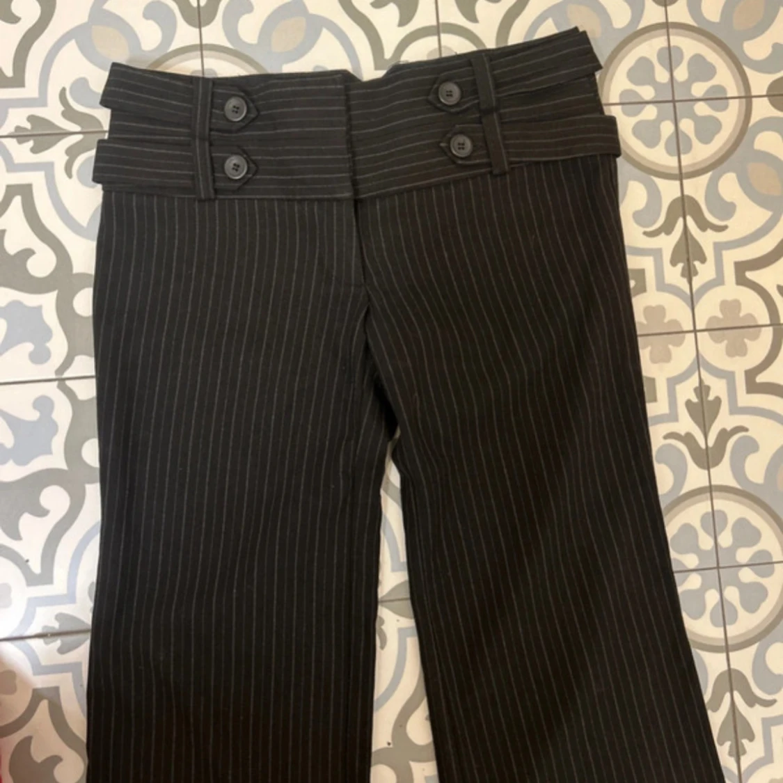 Lågmidjade kostymbyxor - 1