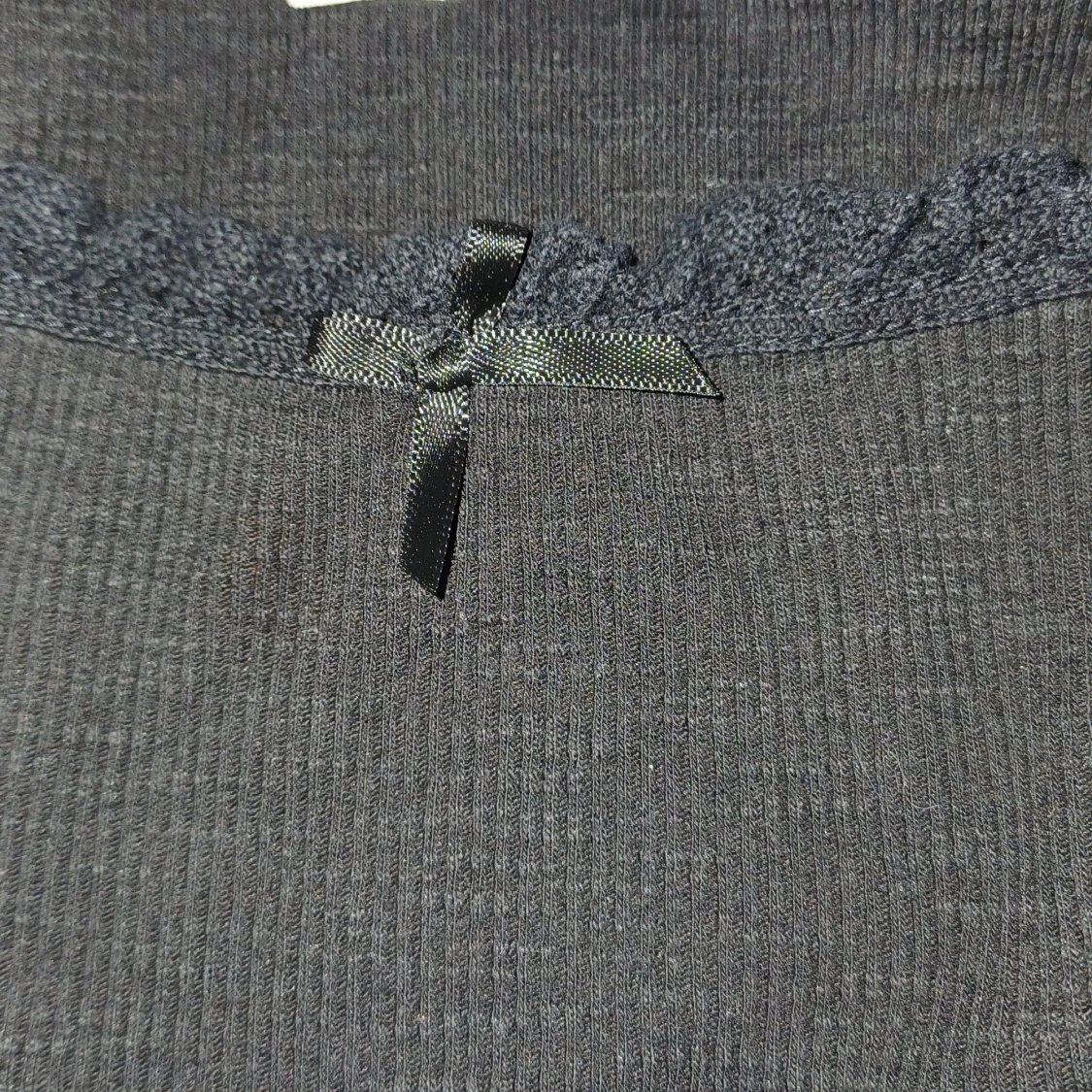 Svart ribbad linnetopp från H&M Divided - 4