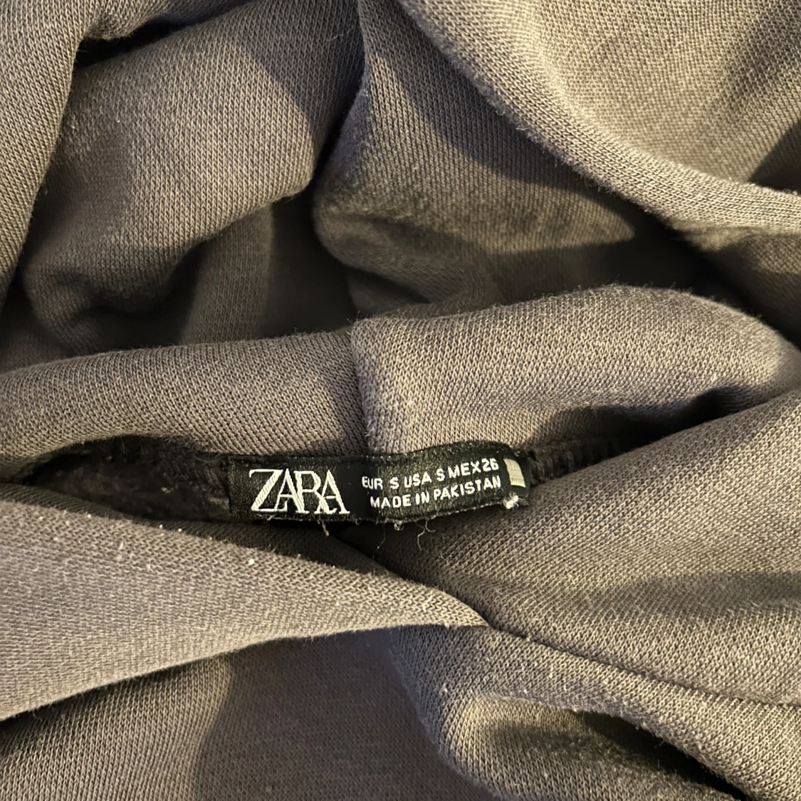 Mörkgrå hoodie - 3