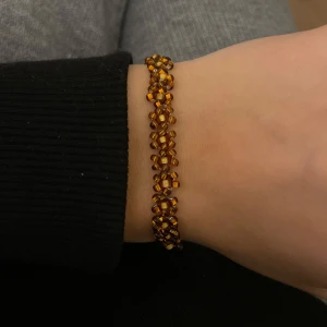Brunt pärlarmband - 50kr, handgjord👌😊
