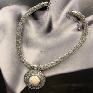 Halsband- Silver  - Storlek: Ca 43cm 