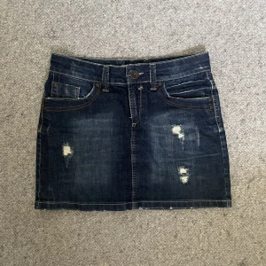 Jeanskjol - 36cm över midjan & 33cm lång!