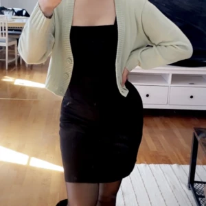 NLY TREND klänning - Tight svart festklänning. Storlek XS. Något nopprig men i gott skick. 