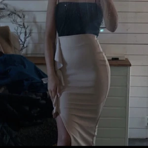 Söt ljus rosa kjol - Jätte söt kjol med volanger använd Max 4ggr