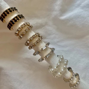 Paket örhängen - Örhängen paket, olika använda men alla fint skick!