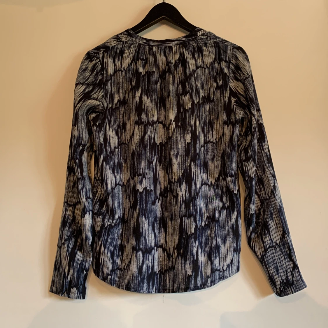 Blå mönstrad blus - 91