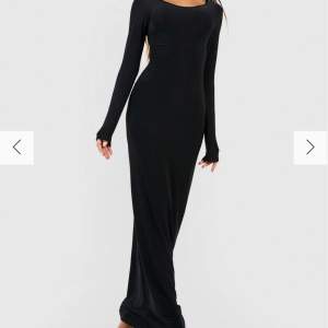 Säljer denna superfina klänning som tyvärr är för liten 