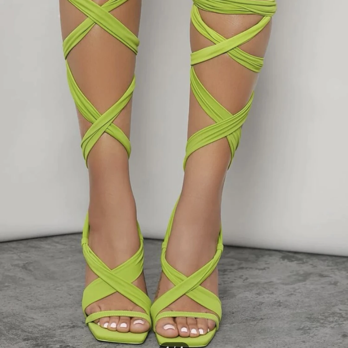 Helt nya klackar - 90