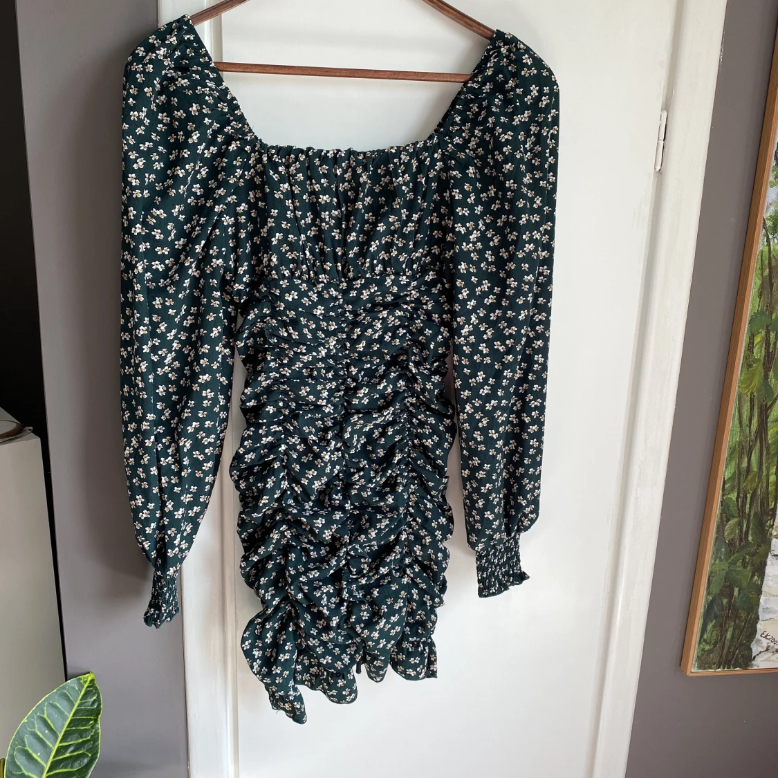 Mörkgrön klänning från Nelly 