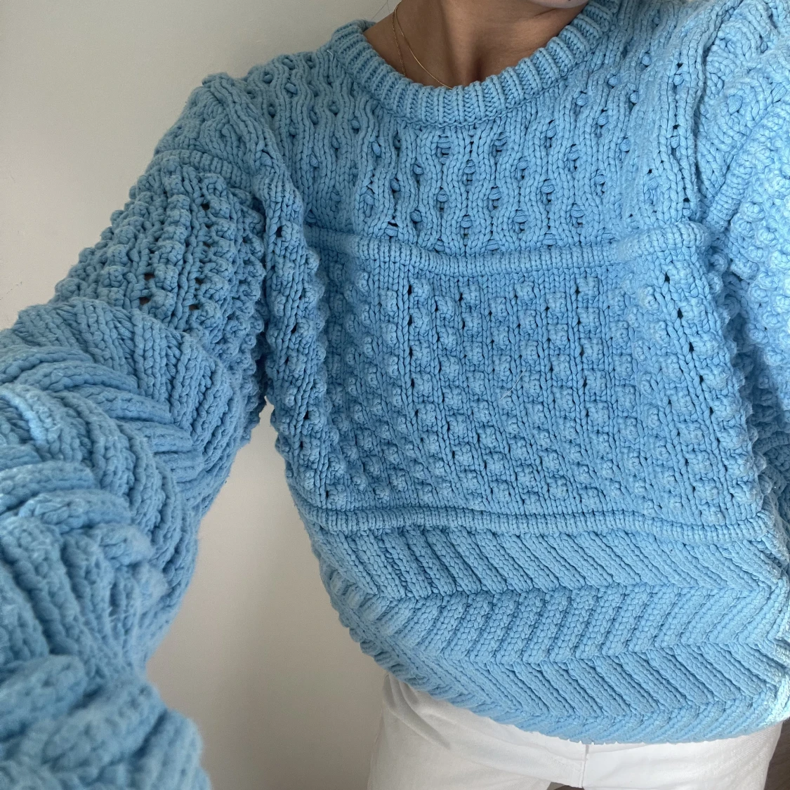 Stickad tröja blå   - 91