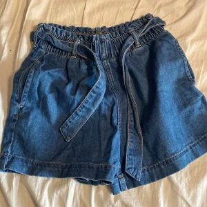 Jeans Shorts - Storlek 158, 12-13 år, använd typ 7 gånger