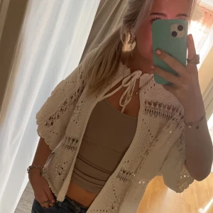 Bolero  - Snygg trekvartslång kofta ifrån zara. Aldrig använd!💜