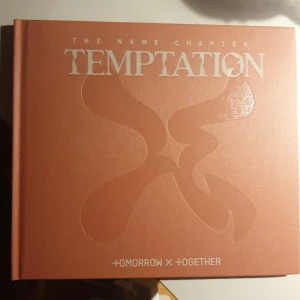 Tomorrow x together bildbok - Bildbok som säljs här! Är i perfekt skick.. för mer info kontakta privat! 