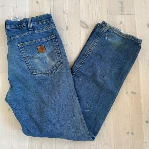 Vintage Carhartt Jeans! Storlek 36x34. Vintage skick, alltså en del wear. 